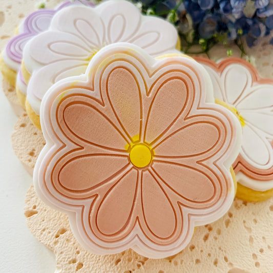 7cm Groovy Flower Cookie Stamp & Cutter