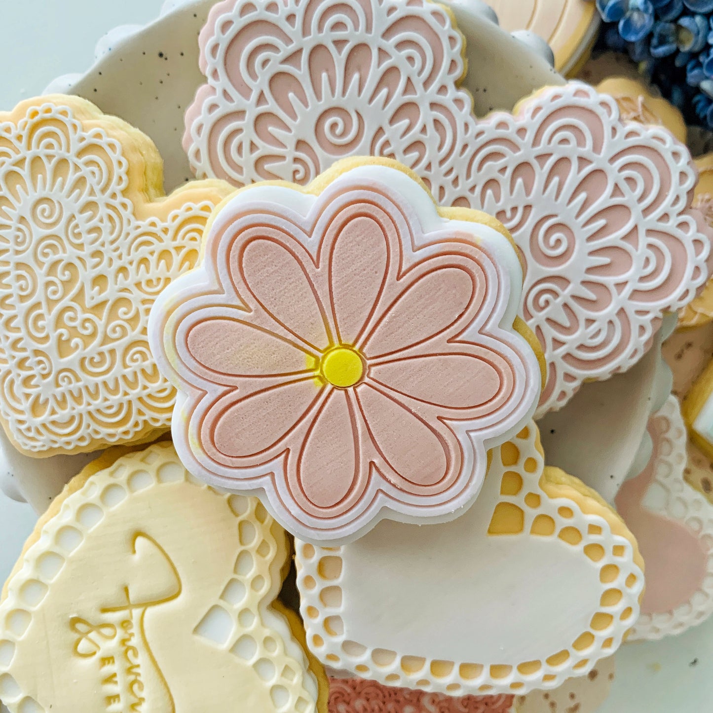 7cm Groovy Flower Cookie Stamp & Cutter
