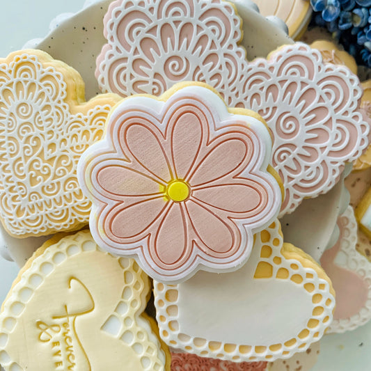 7cm Groovy Flower Cookie Stamp & Cutter