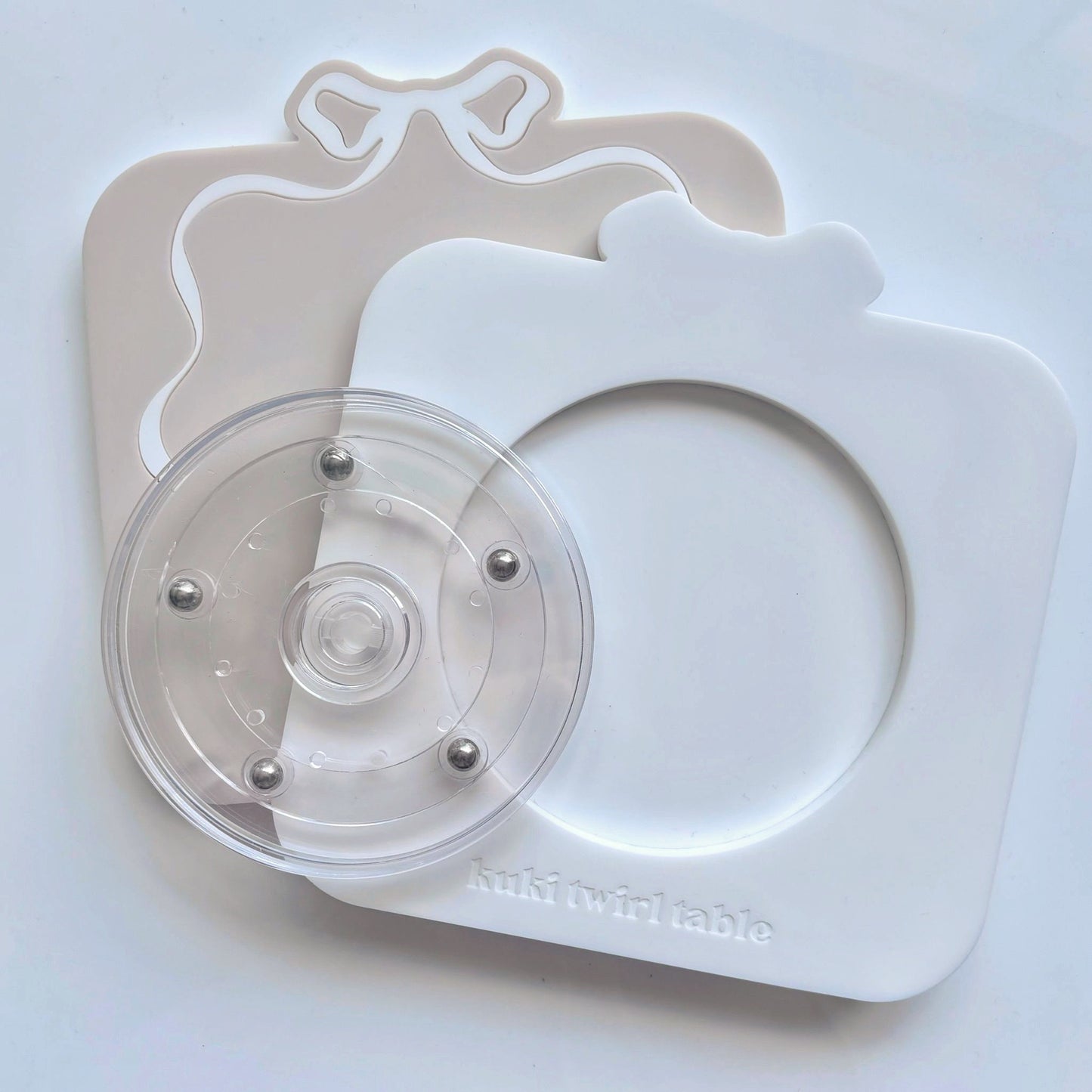Square Bow Twirl Turn Table