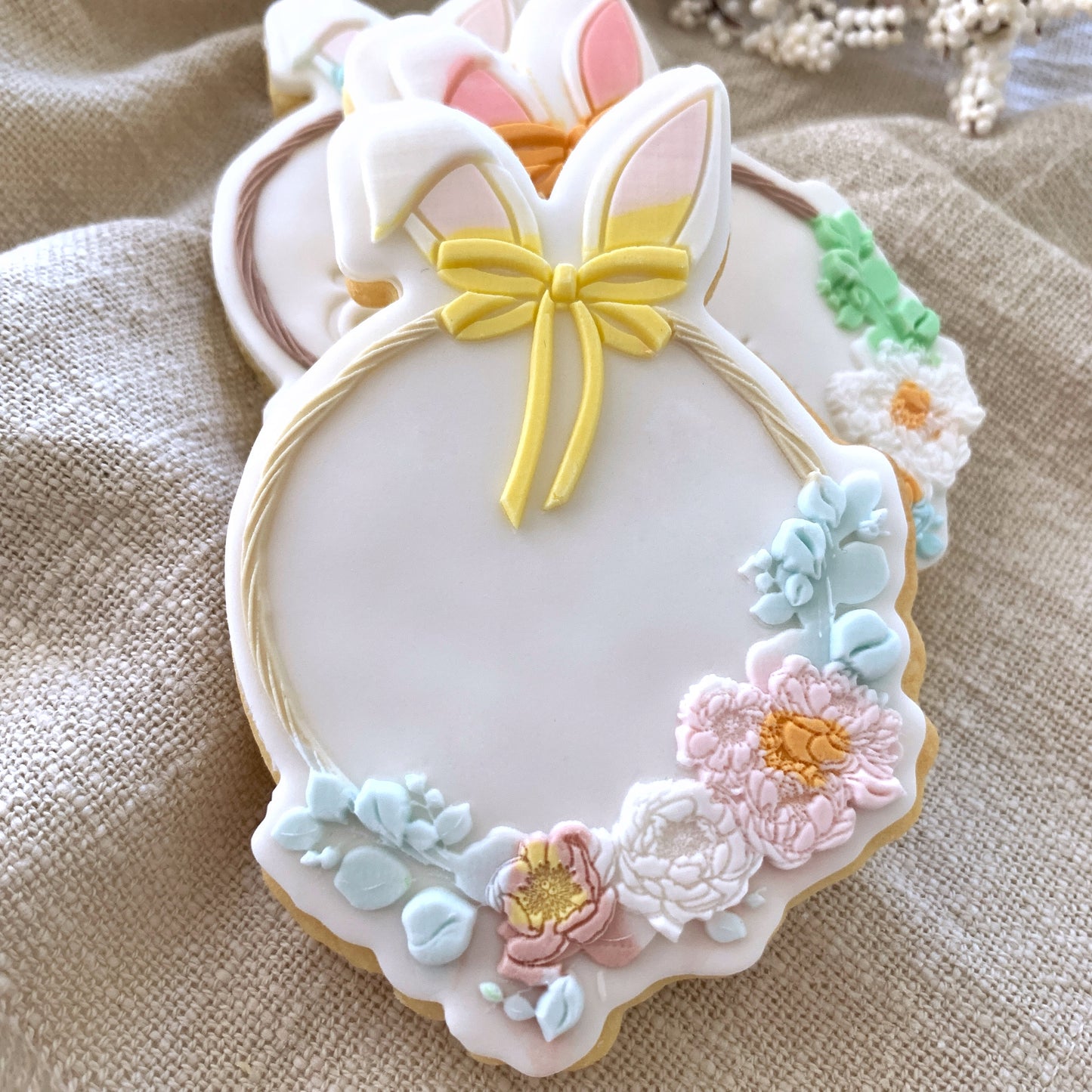 Easter Wreath With Bow Cookie Stamp and Cutter