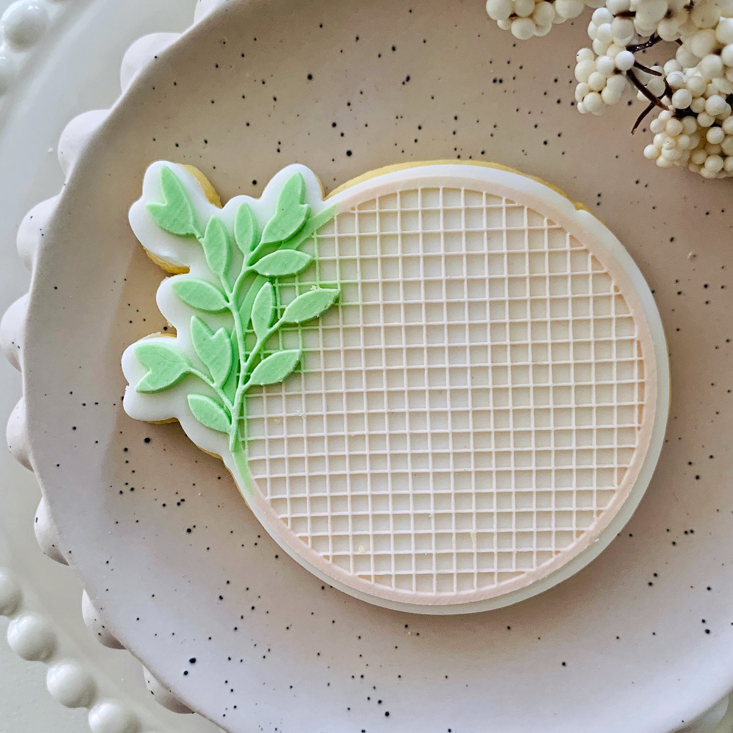Lattice leaf Round Cookie Stamp & Cutter