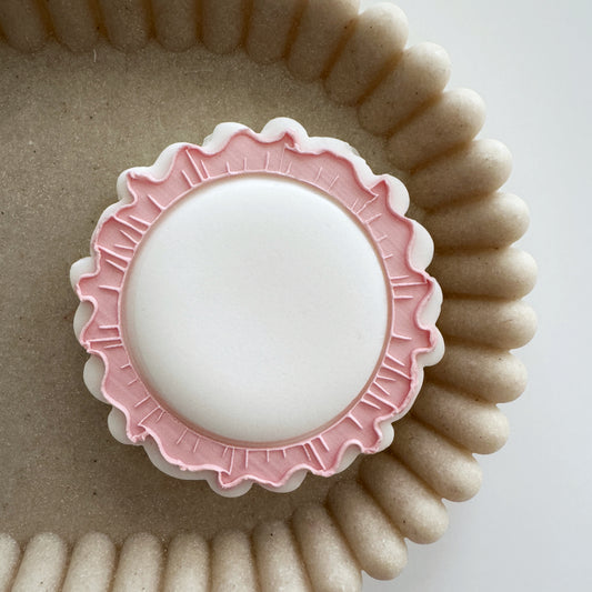 Cutout Round Frilled Edge Cookie Stamp & Cutter