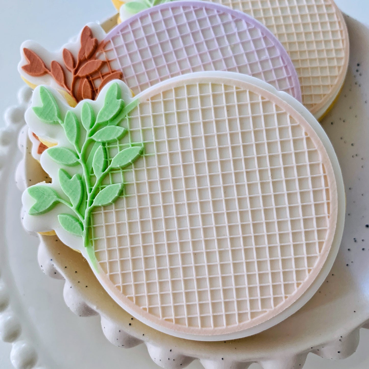 Lattice leaf Round Cookie Stamp & Cutter