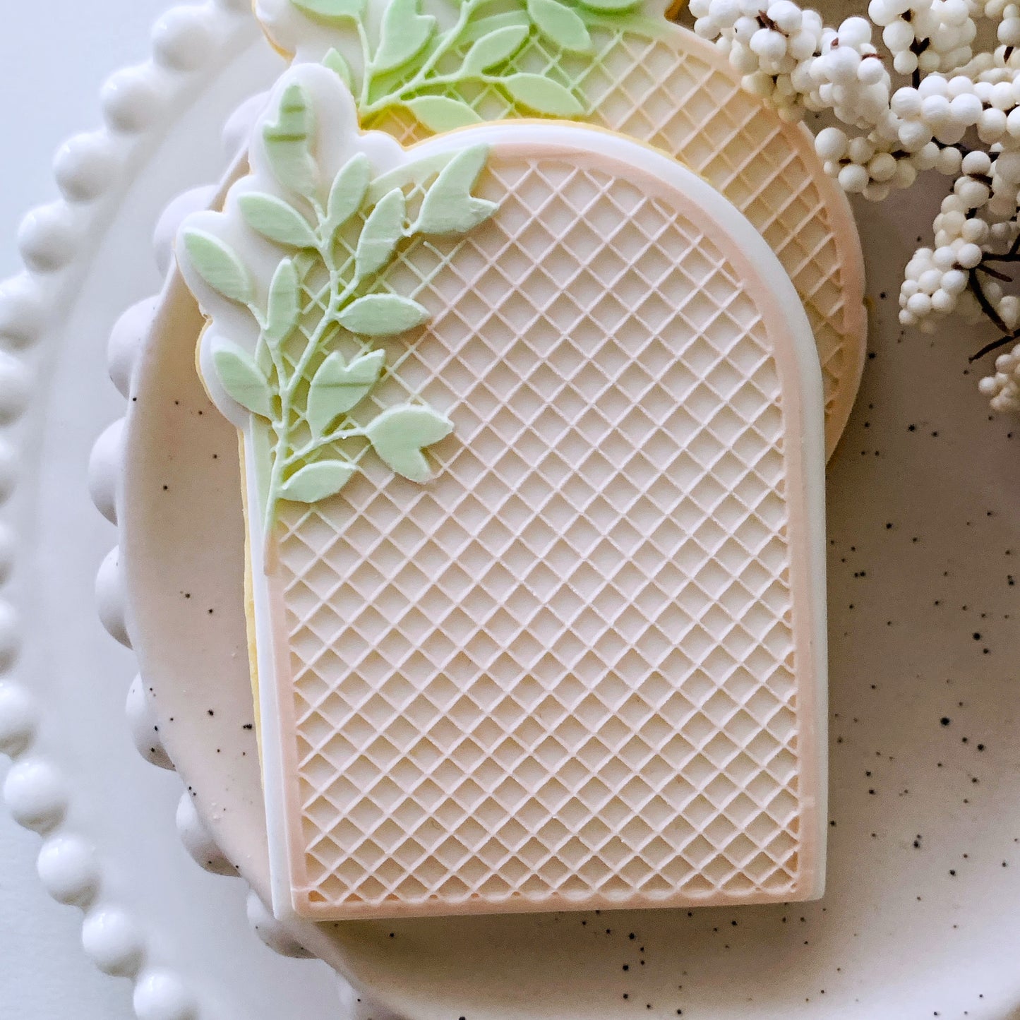 Lattice Leaf Arch Cookie Stamp & Cutter