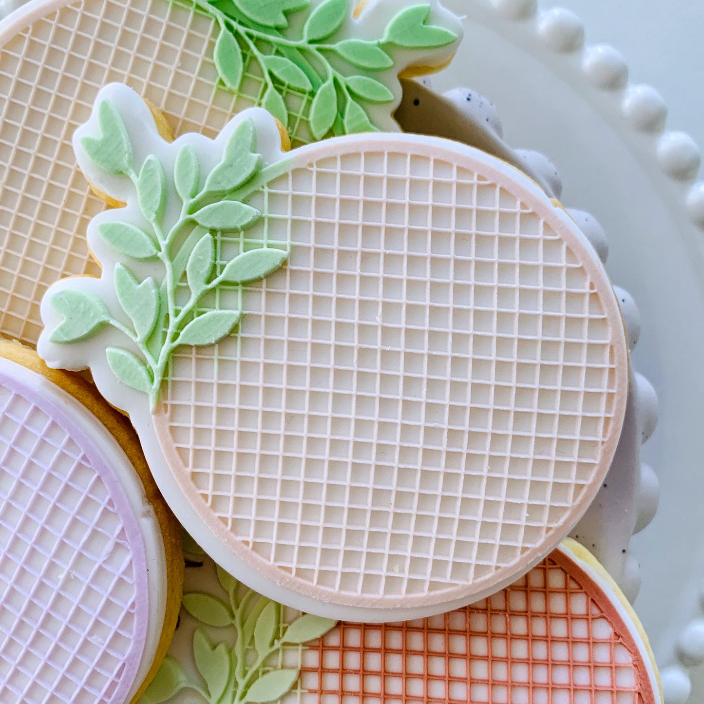 Lattice leaf Round Cookie Stamp & Cutter