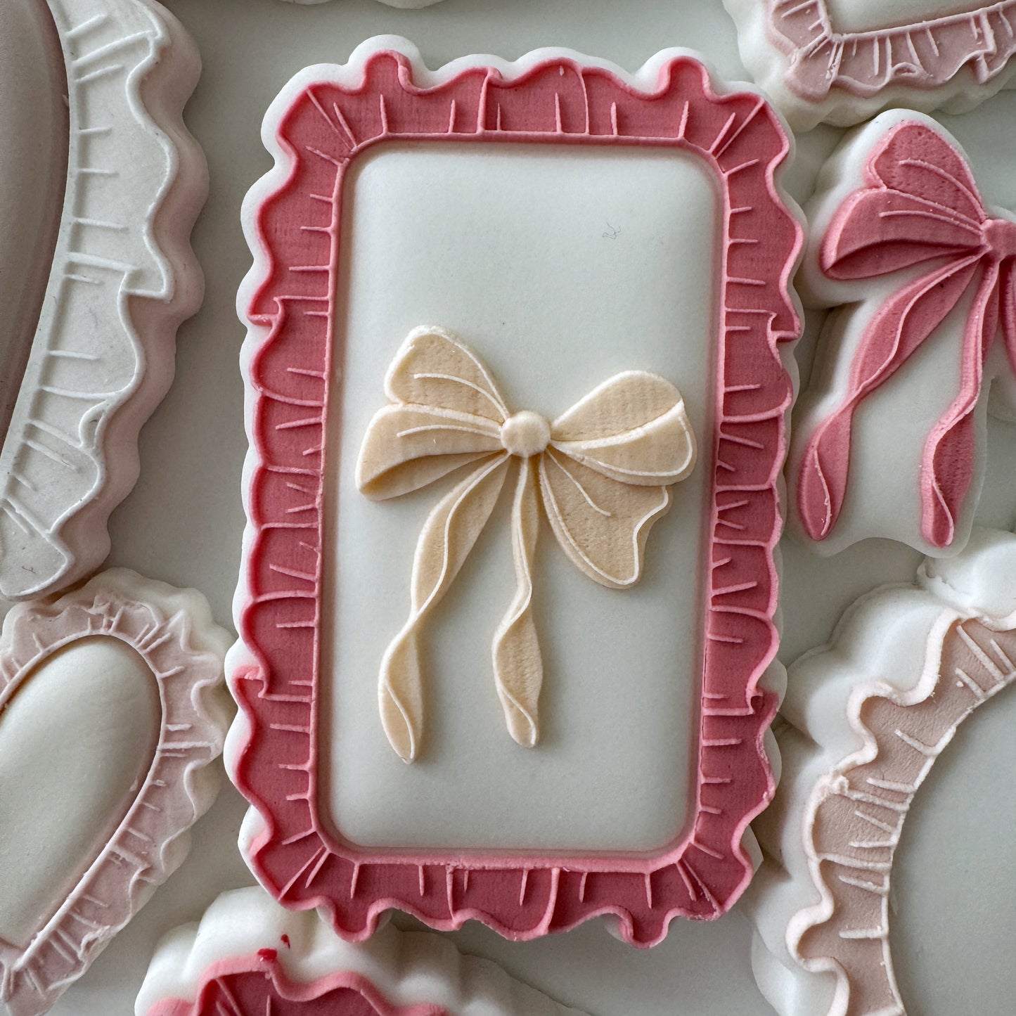 Mini Flowy Bow Cookie Stamp & Cutter