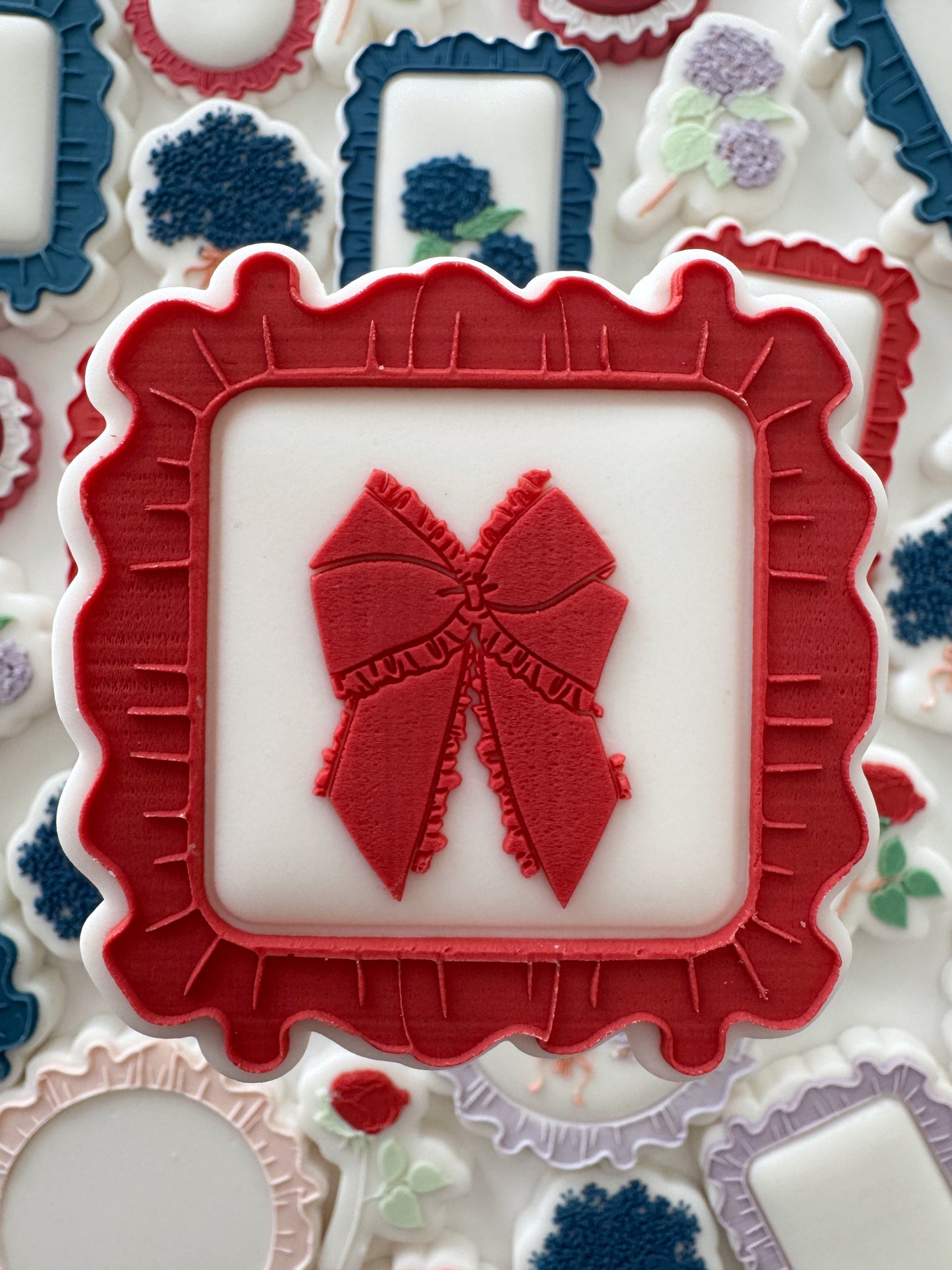 Cutout Square Frilled Edge Cookie Stamp & Cutter