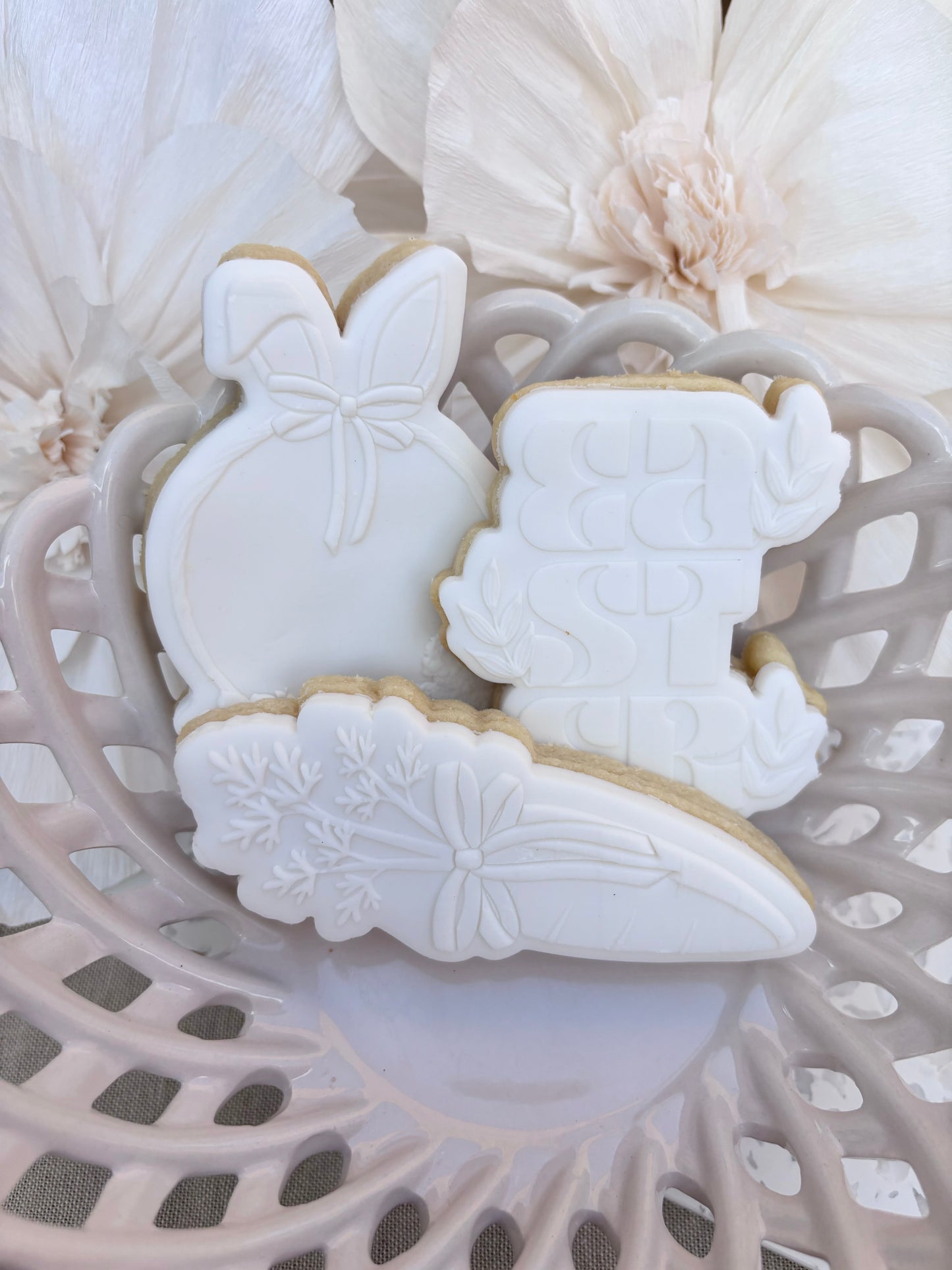 EASTER With Leaves Cookie Stamp and Cutter
