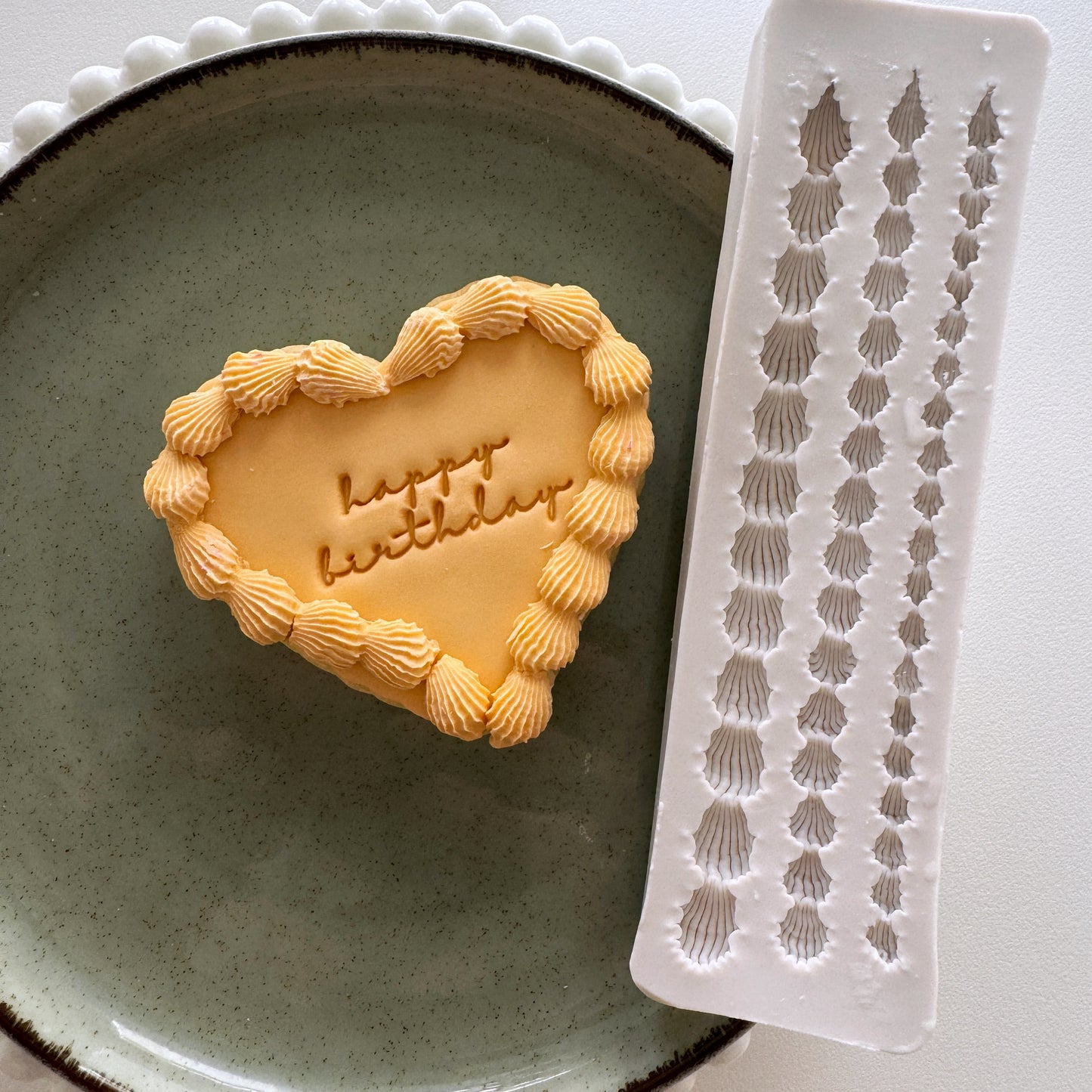 Lambeth Piped Icing Silicone Mould