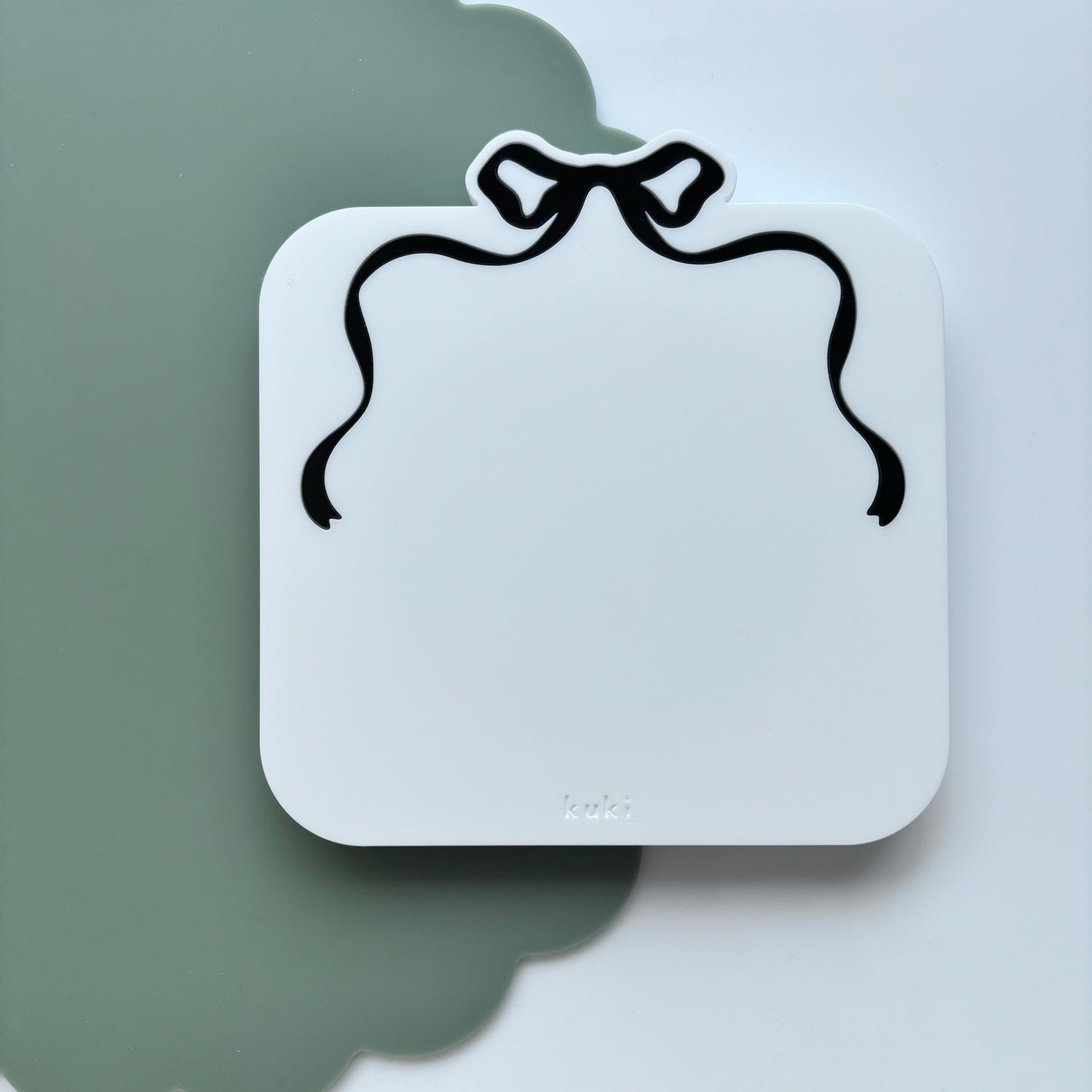 Square Bow Twirl Turn Table