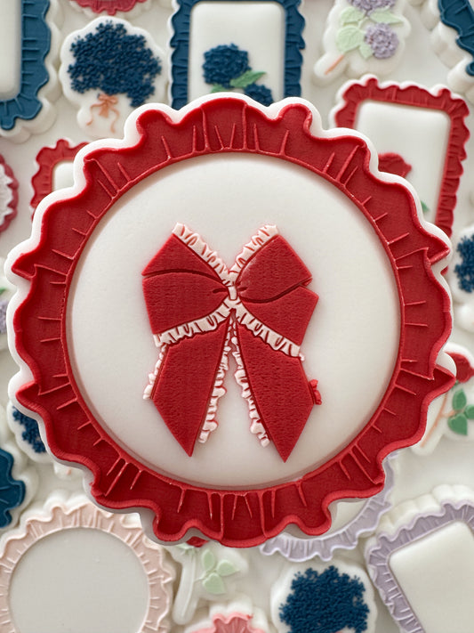 Mini Frilled Bow Cookie Stamp & Cutter