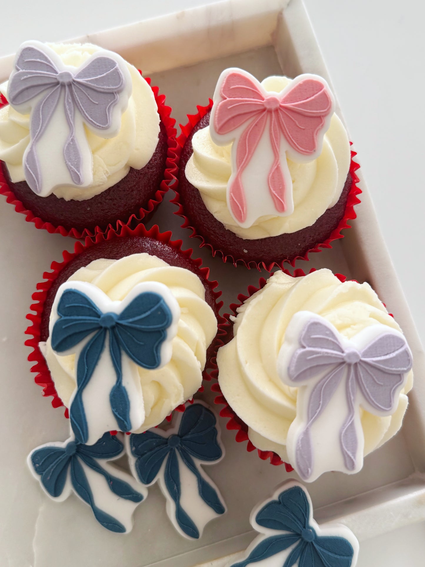 Mini Flowy Bow Cookie Stamp & Cutter