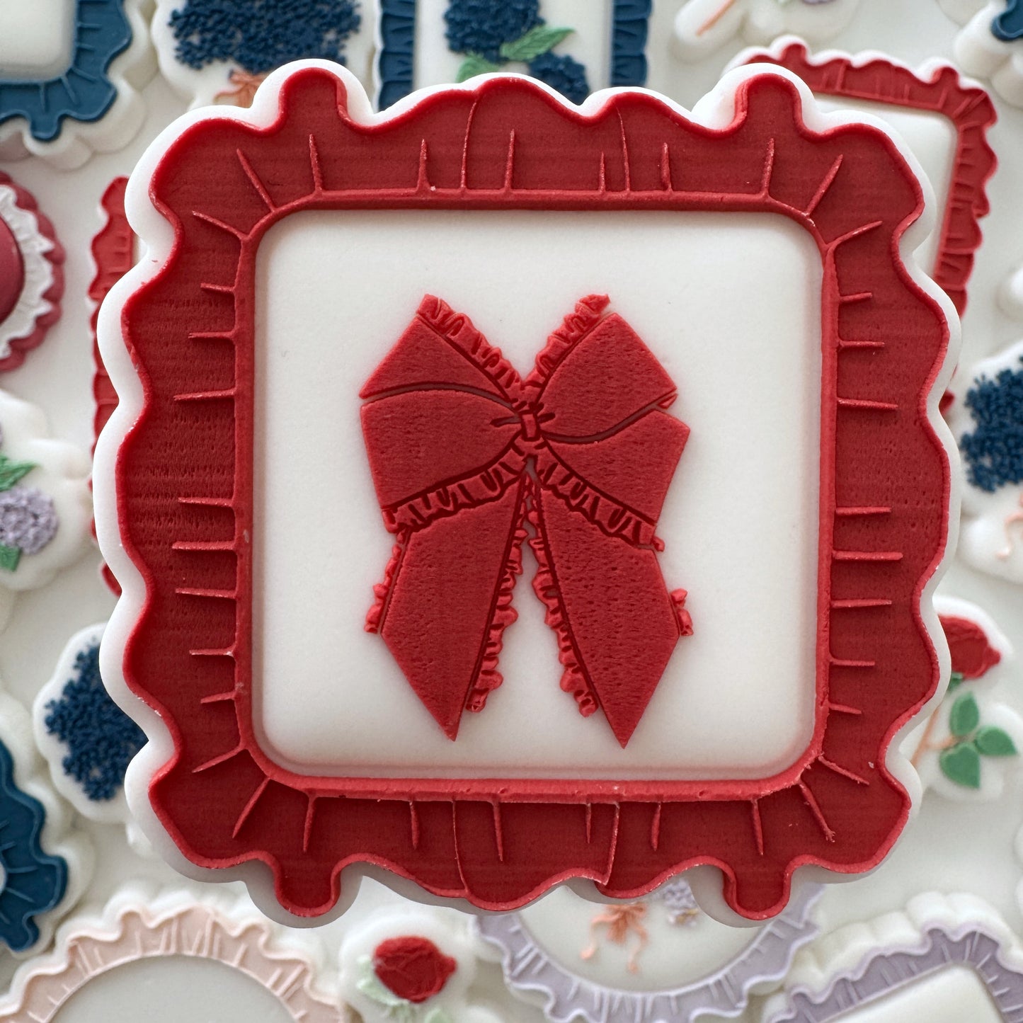 Mini Frilled Bow Cookie Stamp & Cutter