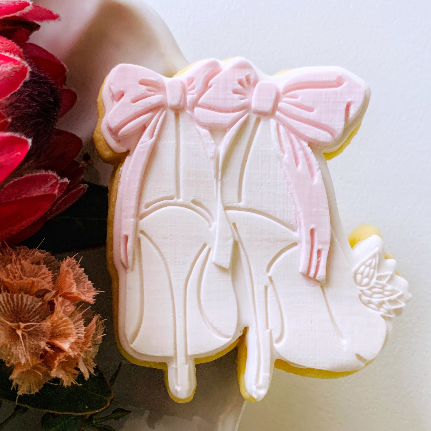 Small Bride Heel Cookie Stamp & Cutter