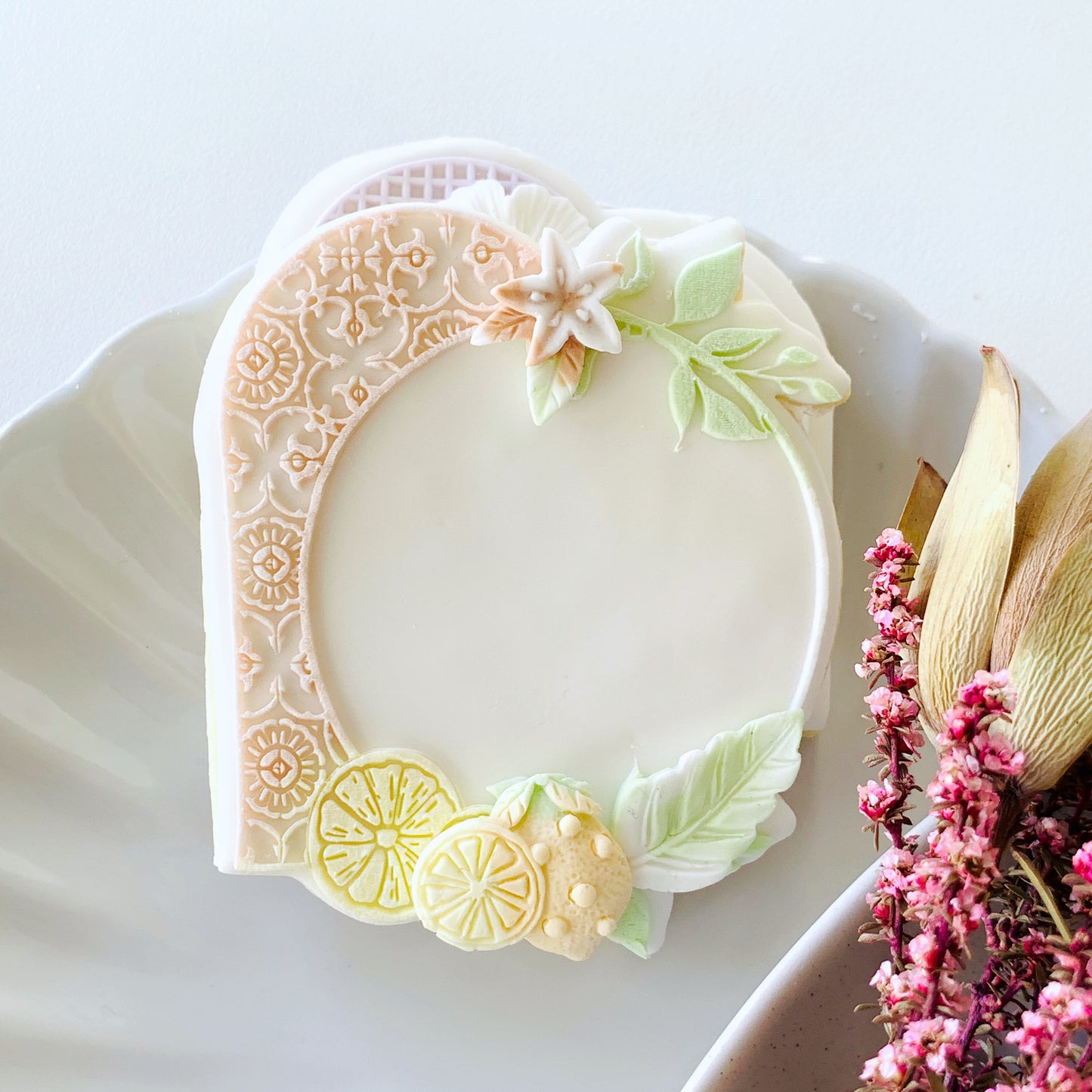 Amalfi Lemon Vine Arch Cookie Stamp & Cutter