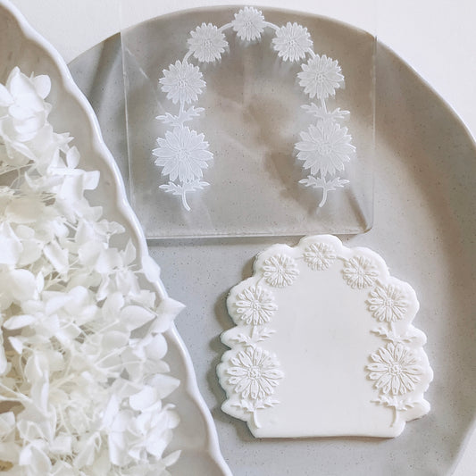 Daisy Chain Arch Cookie Stamp & Cutter