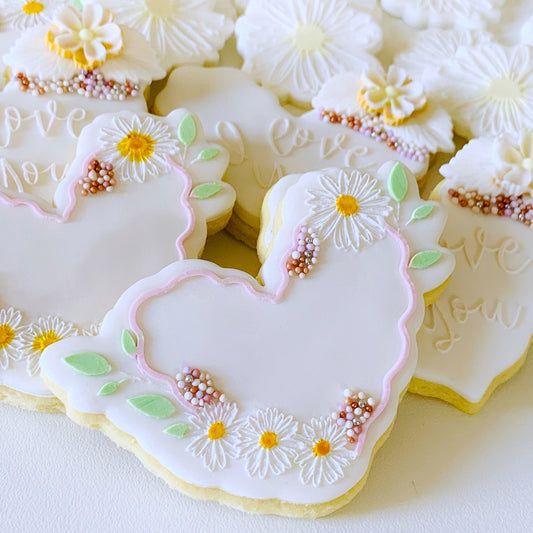 Daisy Heart Cookie Stamp & Cutter