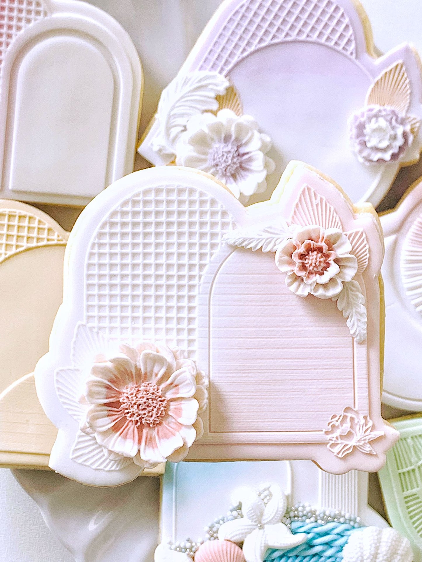 Fan Florals Double Arch Cookie Stamp & Cutter