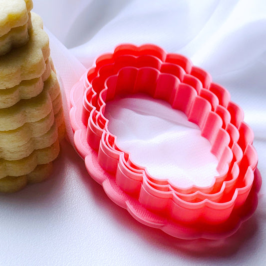 9cm Wavy Oval Cookie Cutter