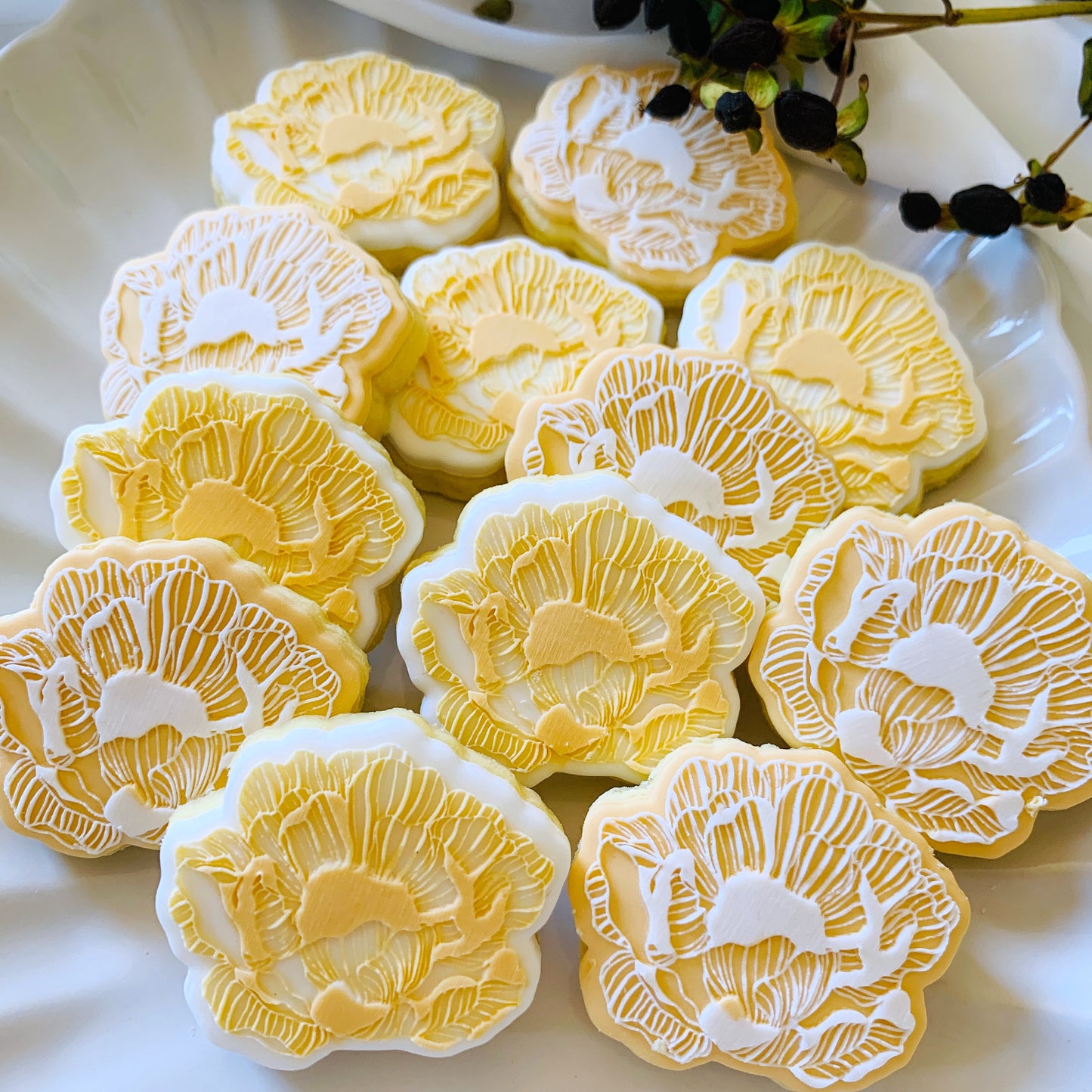 Mini Daisy & Rose Flower Cookie Stamp & Cutter Set