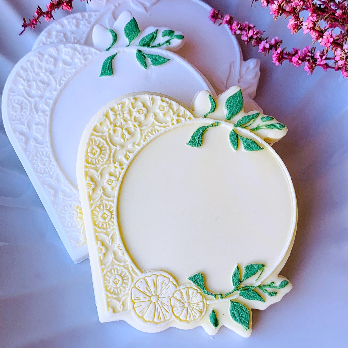 Amalfi Lemon Vine Arch Cookie Stamp & Cutter