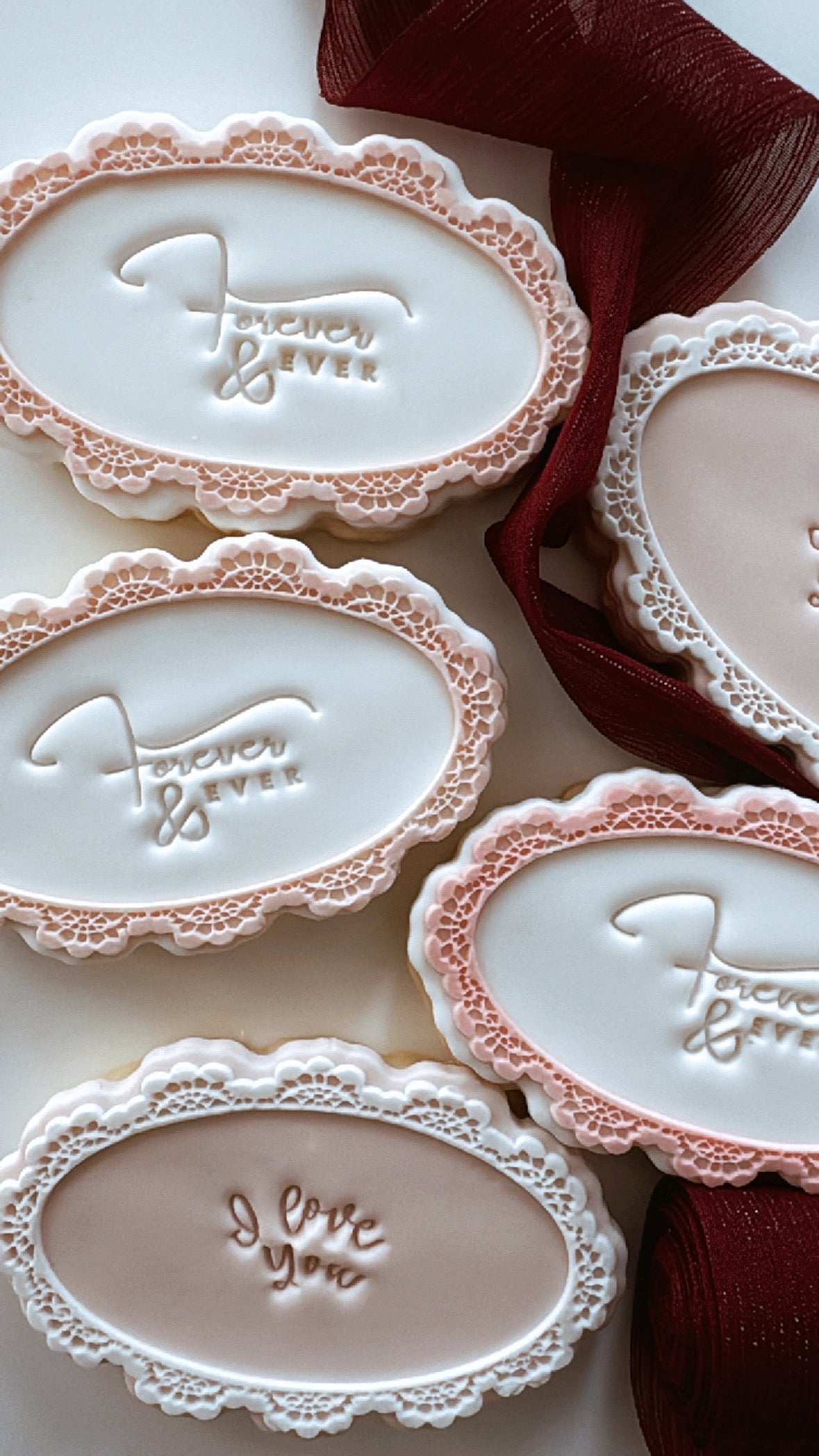 Lace Oval Border Cookie Stamp & Cutter