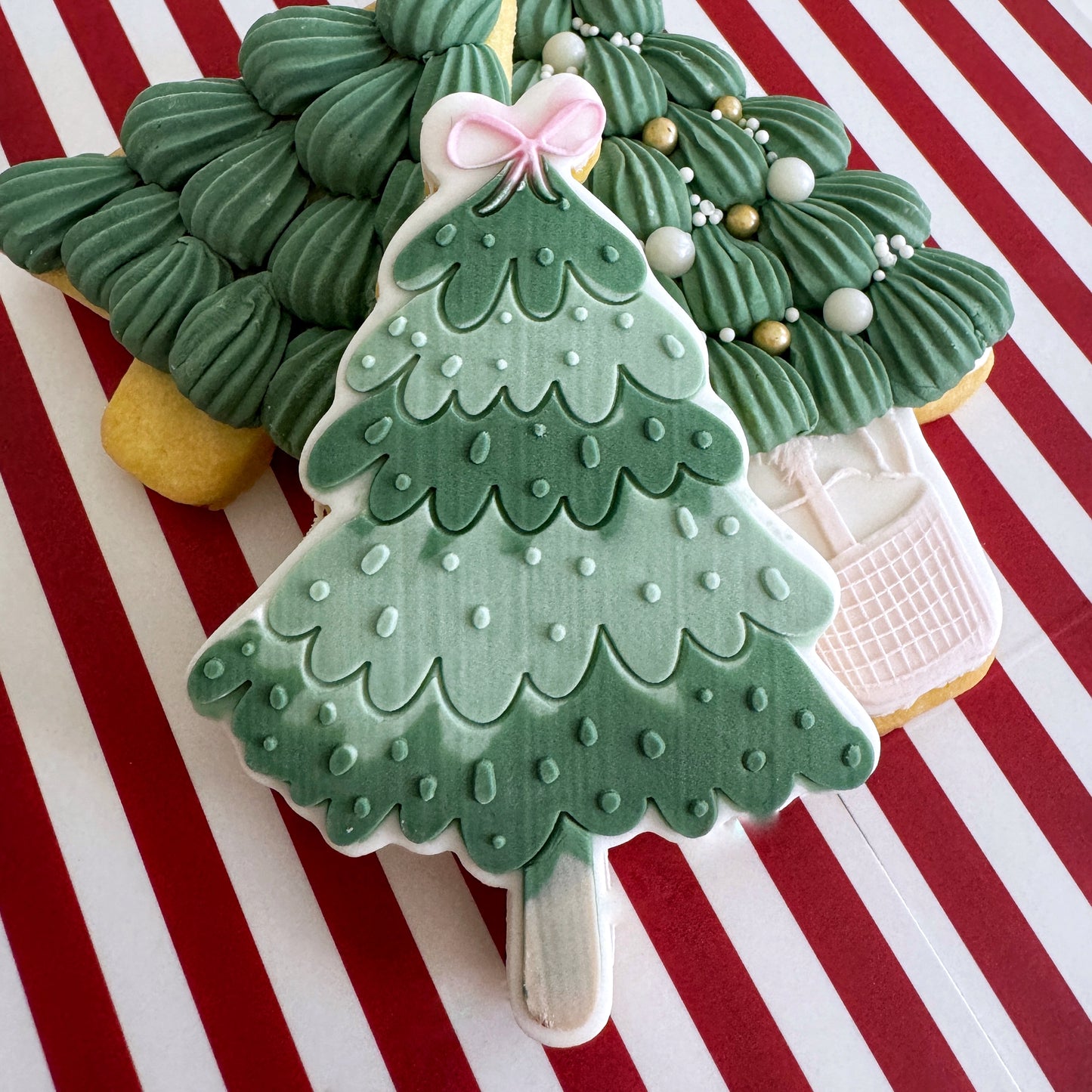 Wavy Bow Christmas Tree Cookie Stamp & Cutter