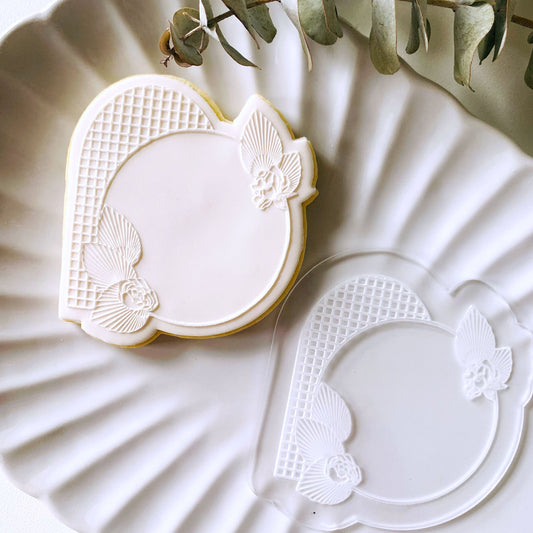 Arch Fan Floral Cookie Stamp & Cutter