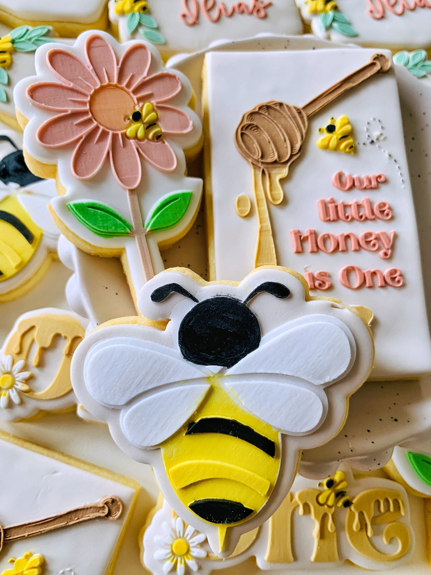 Bumble Bee Stamp & Cutter