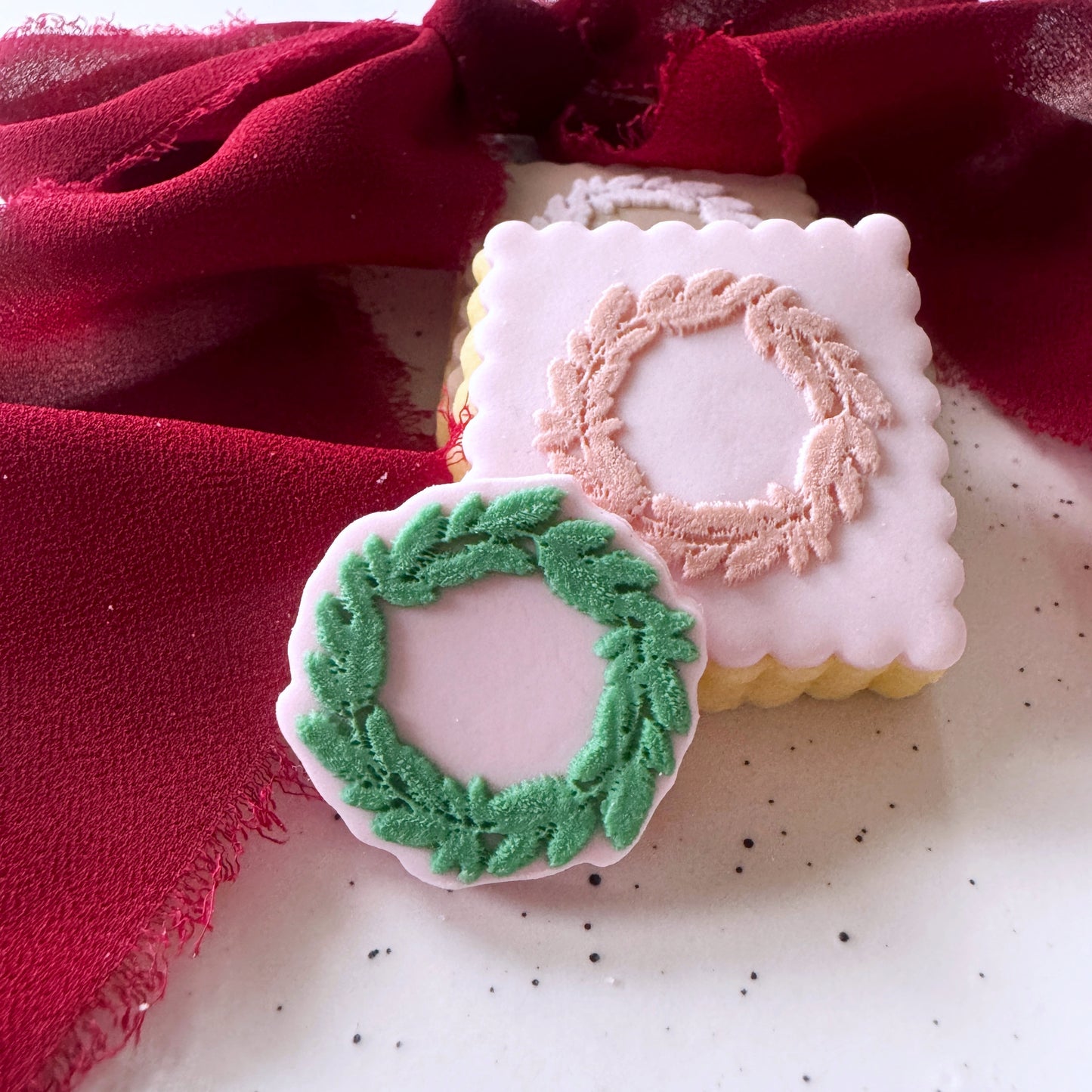 Petite Christmas wreath Cookie Stamp & Cutters