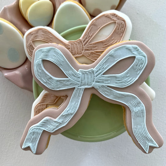 Detailed Bow Cookie Stamp and Cutter