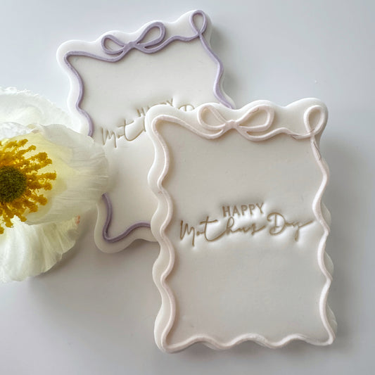 Long Bow & Wavy Border Cookie Stamp & Cutter
