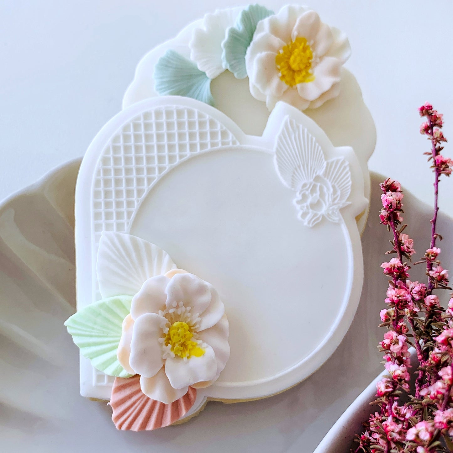 Arch Fan Florals Cookie Stamp & Cutter