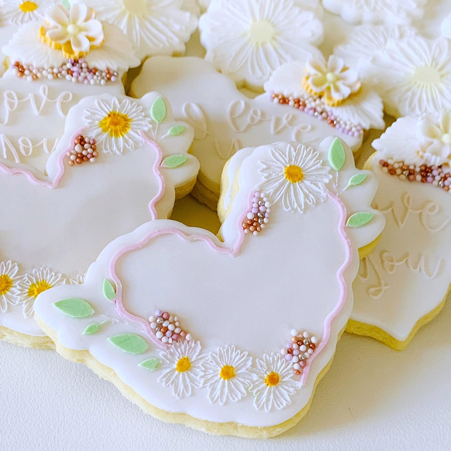Daisy Heart Cookie Stamp & Cutter