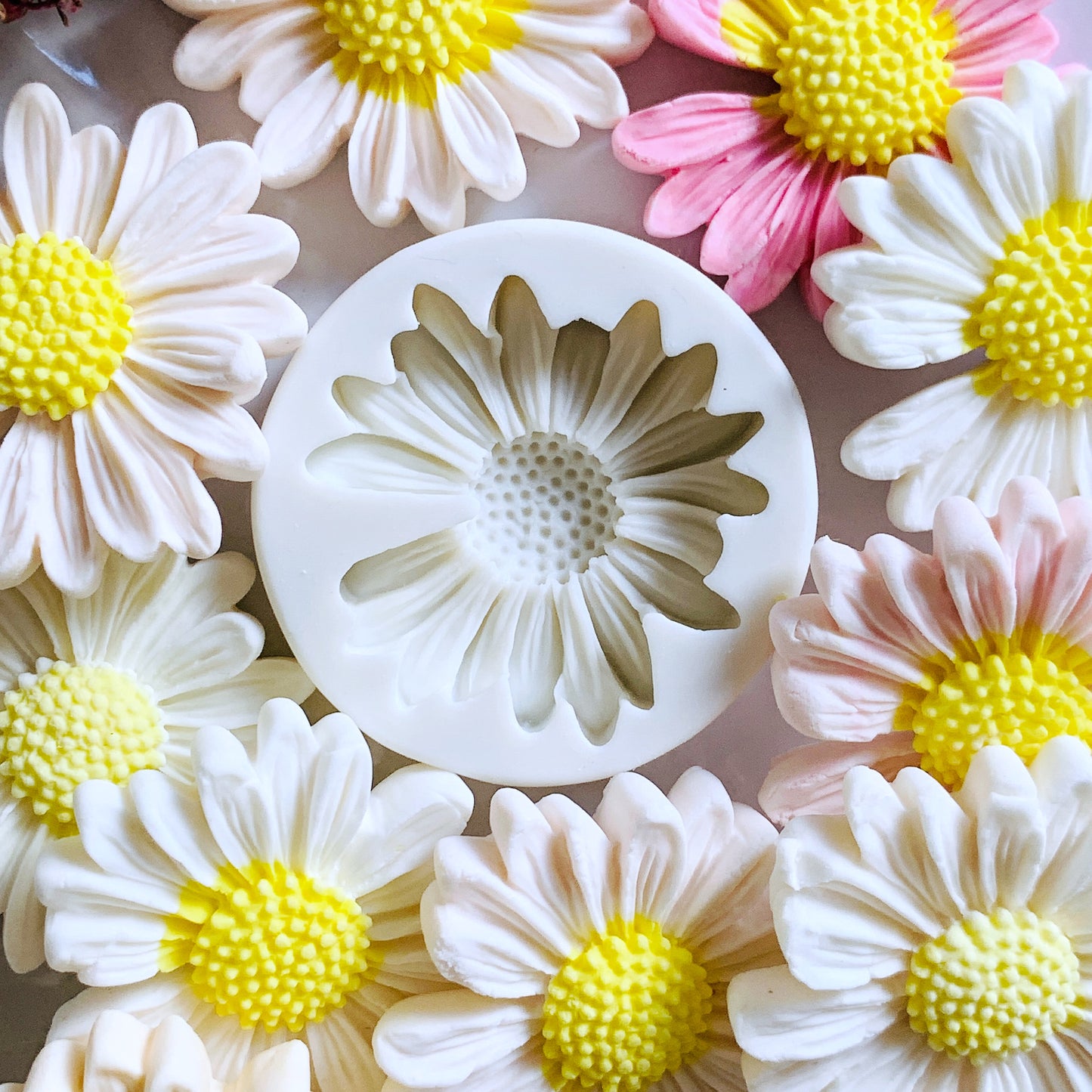 Kuki Large Daisy Silicone Mould