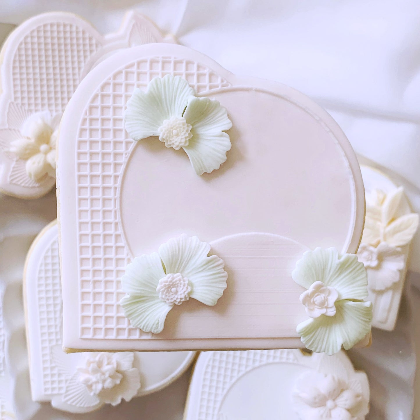 Plain Arch Circle Cookie Stamp & Cutter